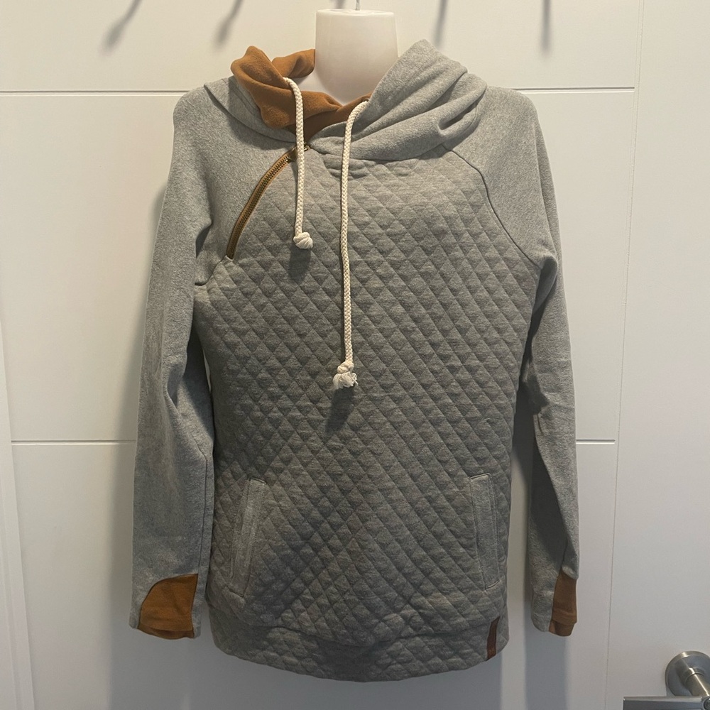Gently used Ampersand sweater